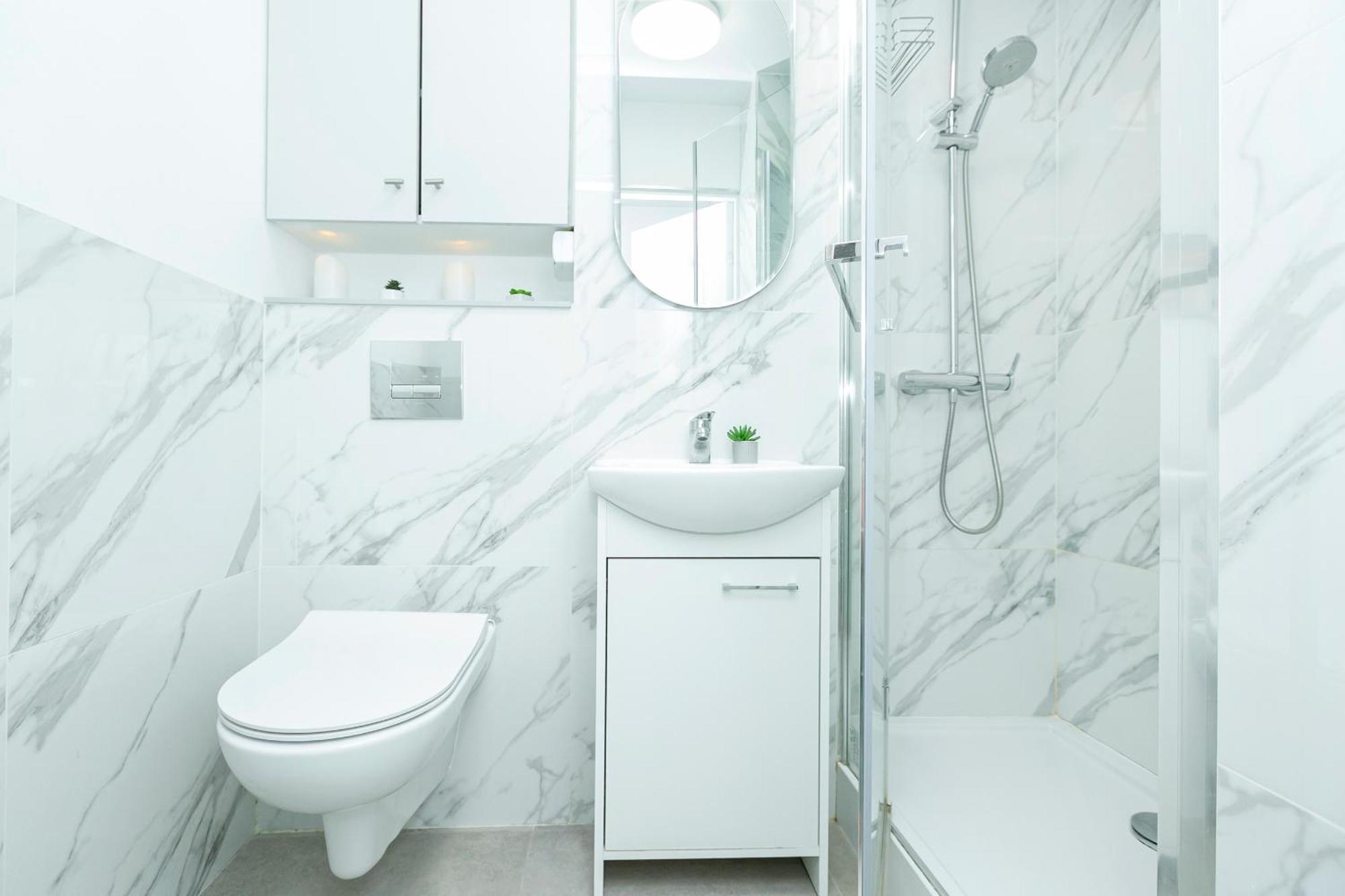 Bagno 7 Grey - Stacja Metra 300m - Underground Station 300m Better Butas *